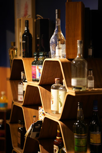 Aromo, La Cave - Vins du Monde et Spiritueux - Restauration