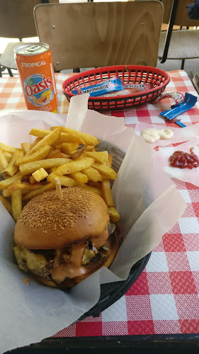 POIVRON ROUGE le burg'R - Paris