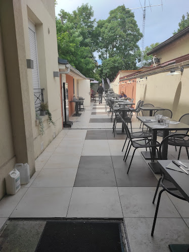 42 Pl. Maurice Berteaux, 78400 Chatou