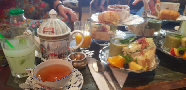 It's Five O'Clock Somewhere - Restauration