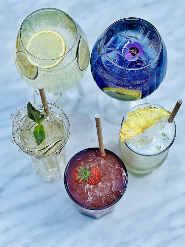 2 Rue Anatole France, 92800 Puteaux