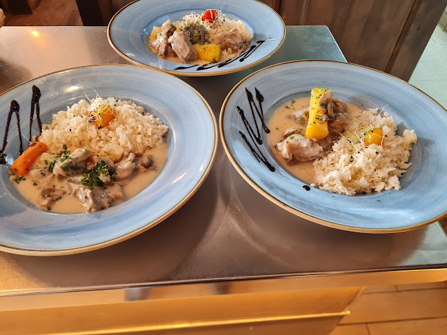 Au XV Du Rond Point (Champs-Élysées) - Paris