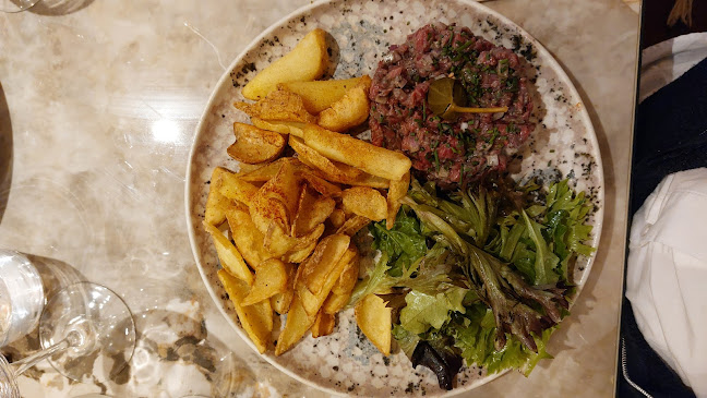 Chez BB: Bistroquet, 7 Pl. Sainte-Eugénie, 64200 Biarritz