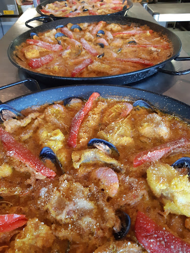 HERNAN PAELLA depuis 1979. - Castries