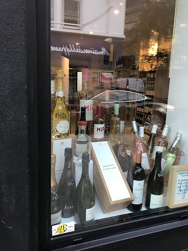 face à la maison de la presse, 17 Rue Dr le Gall, 56510 Saint-Pierre-Quiberon