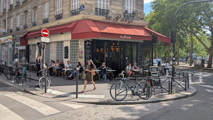 Le Paris Café