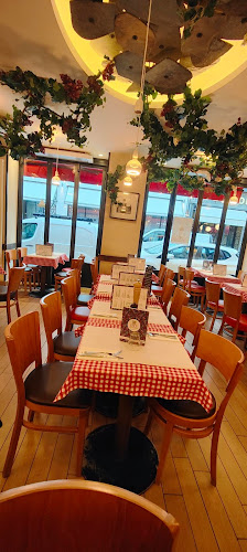 Au XV Du Rond Point (Champs-Élysées) - Paris