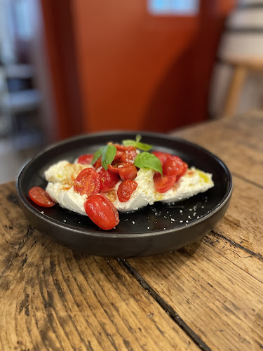 6 Rue Tardieu, 75018 Paris