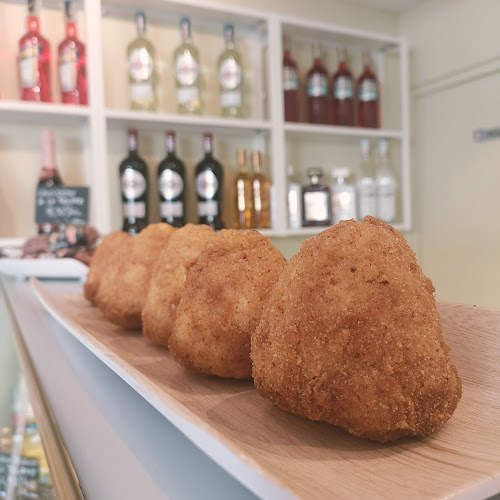 32 Av. des Îles d'Or, 83400 Hyères, France