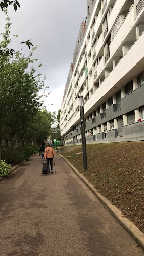 Comentarii opinii despre LAURENT DUCHÊNE Paris 13ème