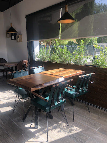 Opinii despre Café restaurant Grille Pain în Avignon - Restauration