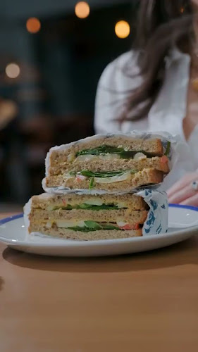 Comentarii opinii despre Columbus Café & Co