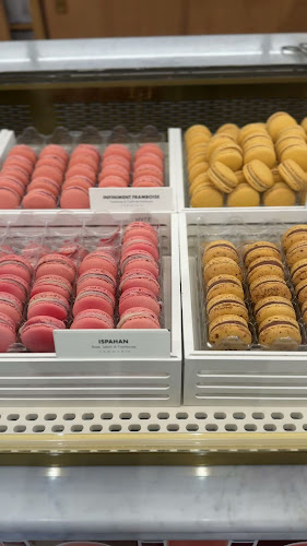 Opinii despre Pierre Hermé Paris în Paris - Restauration