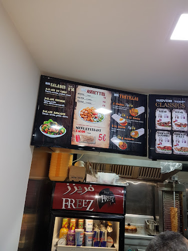 Comentarii opinii despre Le Must