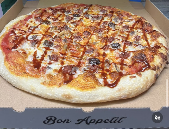 Av. de la Victoire du 8 Mai 1945 Angle boulevard saint Anne côté, Parc des Lices, 83000 Toulon, France