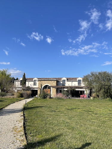 Opinii despre Domaine de Cristia / Caveau et Chambres d’hôtes în Courthézon - Restauration