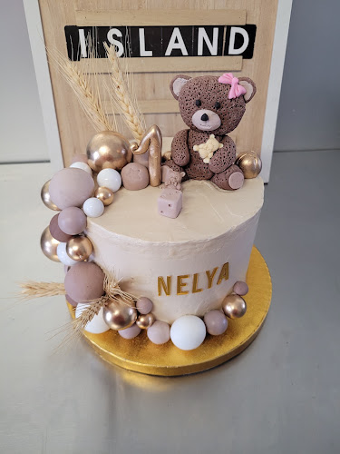 Whole Cake Island - Beauvais