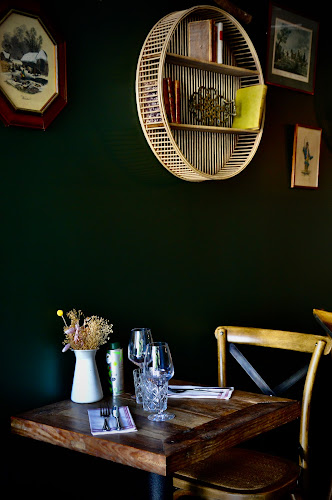 9 Pl. d'Assas, 30900 Nîmes