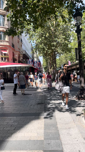 Comentarii opinii despre Ladurée Royale