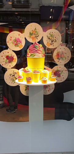 Opinii despre Pierre Hermé Paris în Paris - Restauration