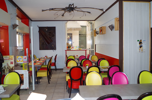 2 Pl. du Marché, 30000 Nîmes