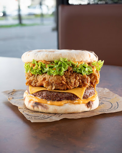 Comentarii opinii despre Chicken Street Champigny Naan & Fried Chicken