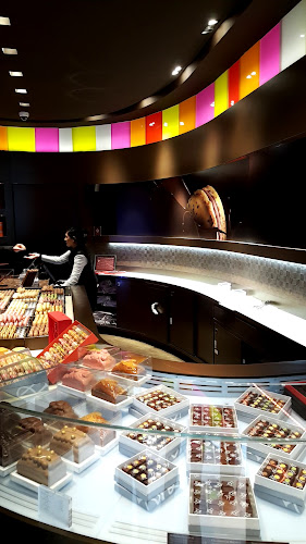 Opinii despre Pierre Hermé Paris în Paris - Restauration