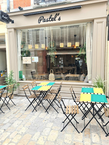 Comentarii opinii despre Pastel's