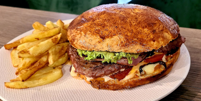 Comentarii opinii despre " Les Pieds sous la table "