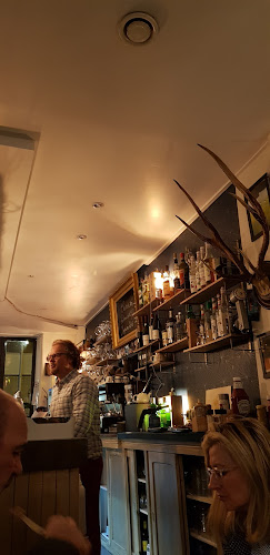 11 Pl. Gaston Paillhou, 37000 Tours