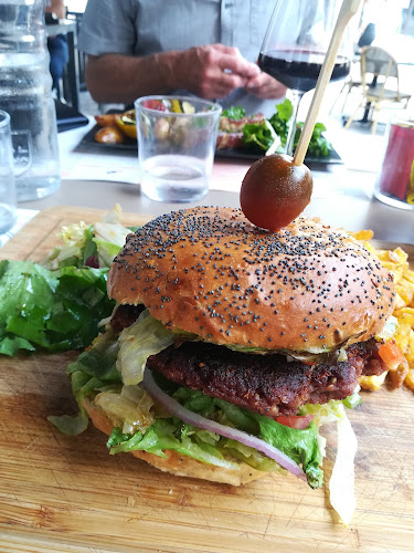 Opinii despre le café du passage în Pau - Restauration