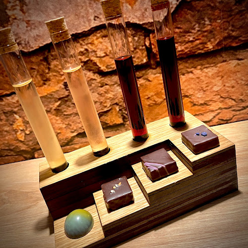 Les Petits Crus Bourges I Dégustation vins et fromages à Bourges - Restauration