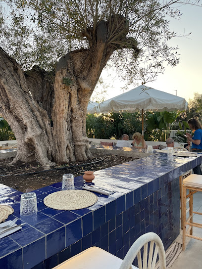 Le Jardin de la Paillote Bleue