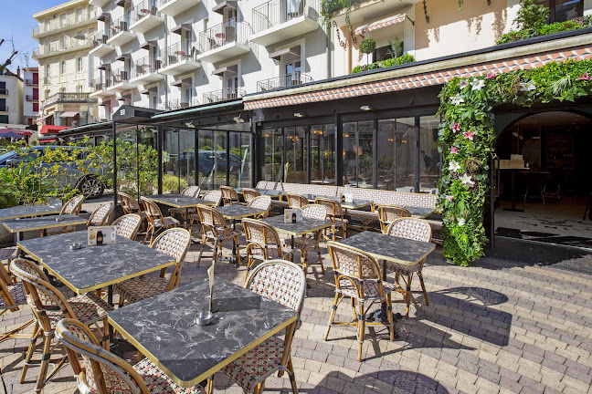 Chez BB: Bistroquet, 7 Pl. Sainte-Eugénie, 64200 Biarritz