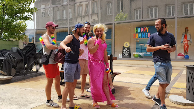 Comentarii opinii despre 𝐋𝐚 𝐓𝐚𝐯𝐞𝐫𝐧𝐞 Table de Caractère 𝐌𝐞𝐭𝐳