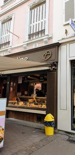 Comentarii opinii despre Croustine