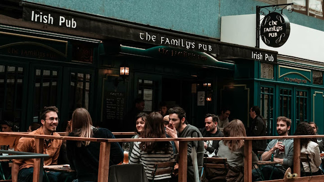 Comentarii opinii despre The Family's Pub