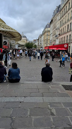 2 Rue Pierre Lescot, 75001 Paris