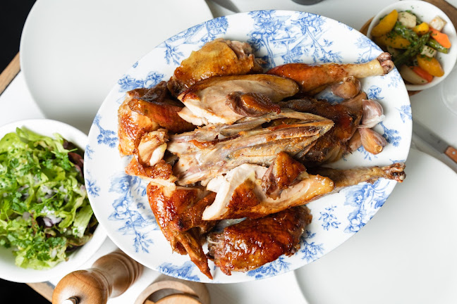 98 Rue Lepic, 75018 Paris