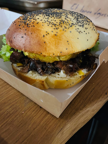 Opinii despre " Les Pieds sous la table " în Marmagne - Restauration