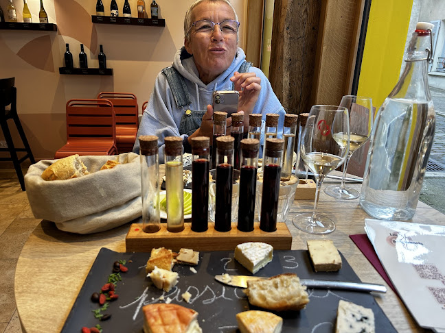 Les Petits Crus Bourges I Dégustation vins et fromages à Bourges - Restauration
