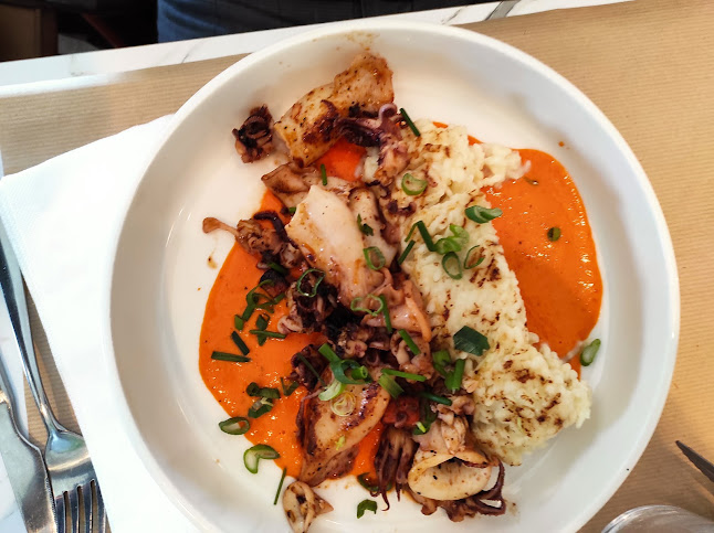 22 Pl. Georges Clemenceau, 64200 Biarritz