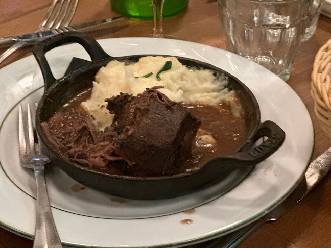 2 Pl. du Marché Sainte-Catherine, 75004 Paris