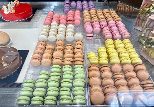 A La Petite Marquise