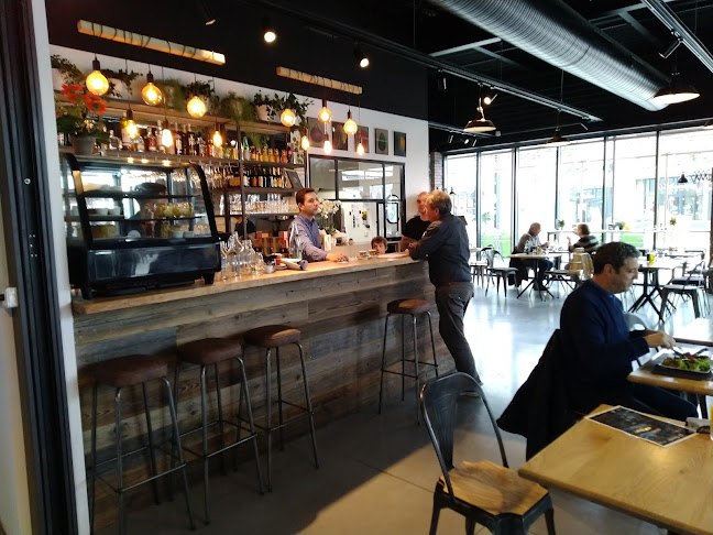 Shopping Promenade, Allée du colonel Beltrame, 13200 Arles