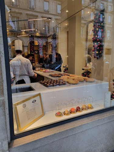 Opinii despre La Pâtisserie du Meurice par Cédric Grolet în Paris - Restauration