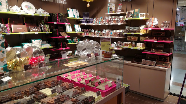 Opinii despre de Neuville – Chocolat français în Saint-Sébastien-sur-Loire - Restauration