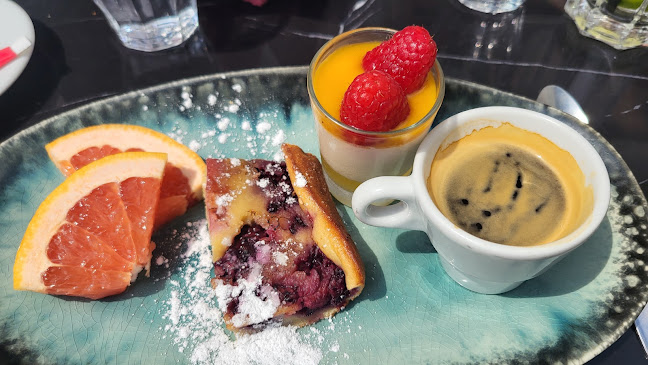 A La Gaieté - Versailles