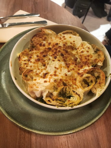 Parking cinéma CGR, Rue de l'Industrie, 69530 Brignais