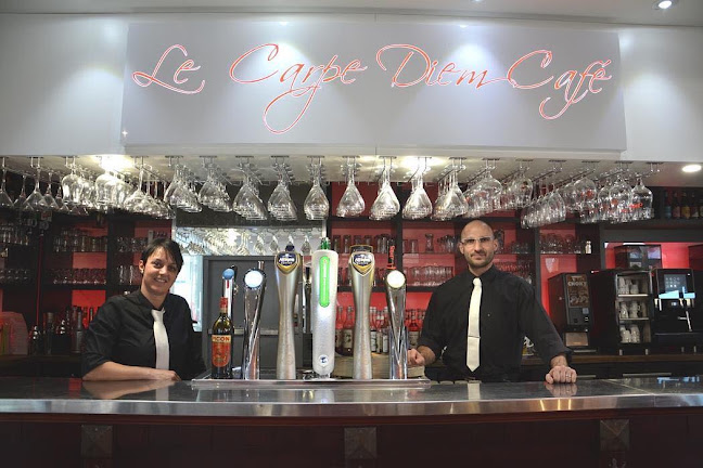 Le Carpe Diem Café